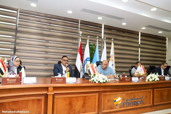 محافظ الإسكندرية يزور إيثيدكو ويضع حجر الأساس لمشروع تطوير طريق النهضة بالعامرية