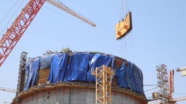 بدء تركيب المستوى الخامس من وعاء الاحتواء الداخلي لمبنى المفاعل بالوحدة النووية الأولى بالمحطة النووية بالضبعة