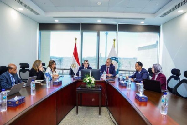 وزيرا التخطيط والتنمية الاقتصادية والبترول والثروة المعدنية يبحثان جهود تحقيق أمن الطاقة ضمن خطة التنمية الاقتصادية والاجتماعية للعام المالي ٢٠٢٧/٢٠٢٦