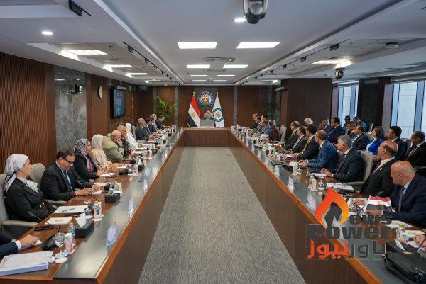 اعتماد جمعية جنوب الوادى القابضة وإسناد منطقتين استكشافيتين بالصحراء الغربية للشركة العامة للبترول بالتنسيق مع هيئة البترول