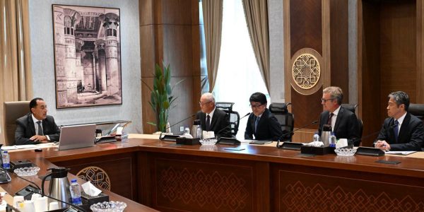 مدبولي يلتقي رئيس «تويوتا تسوشو».. السيارات والطاقة النظيفة في مقدمة أولويات الحكومة المصرية