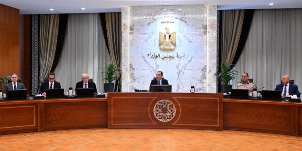 مجلس الوزراء يعلن : تنفيذ برامج متكاملة لإعادة هيكلة عدد من الشركات بهدف رفع كفاءتها التشغيلية والمالية وتعظيم القيمة الاقتصادية للأصول المملوكة للدولة