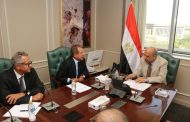وزير الكهرباء يتابع مع شركة أوراسكوم للإنشاءات مستجدات تنفيذ مشروعات طاقة الرياح قدرة 900 ميجاوات برأس شقير
