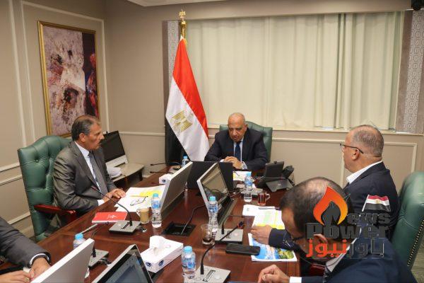 وزير الكهرباء يتابع مع الاستشاري الدولي مستجدات العمل على تحديث استراتيجية الطاقة المتكاملة والمستدامة حتى عام 2040