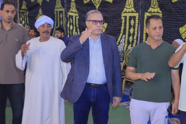 قيادات قطاع البترول وأهالي 