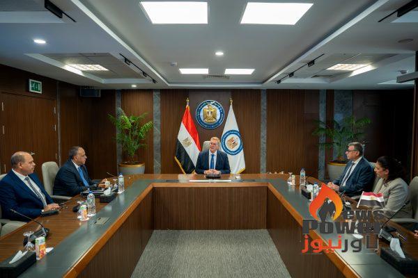 وزير البترول والثروة المعدنية يتابع مع المجلس التنفيذي لهيئة البترول خطط زيادة الإنتاج وتأمين الإمدادات ورفع كفاءة الأداء