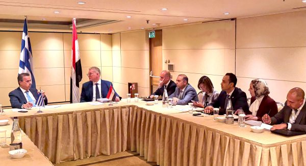 وزير البترول والثروة المعدنية يبحث مع نظيره اليوناني دفع الشراكة المصرية اليونانية في قطاع الغاز والاستفادة من مقومات البلدين